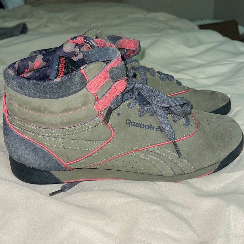 Reebok Women's Gray and Pink High-Top Sneakers
